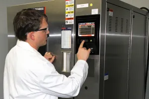 accelerated corrosion testing setup for cyclic temperature and humidity exposure by ZERUST lab personnel